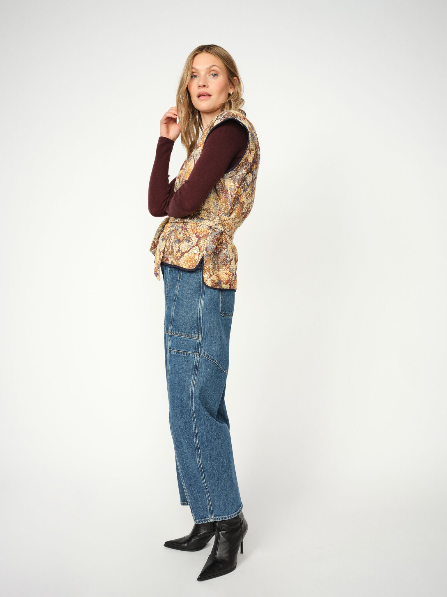 Modelshot / Ecru / Detail